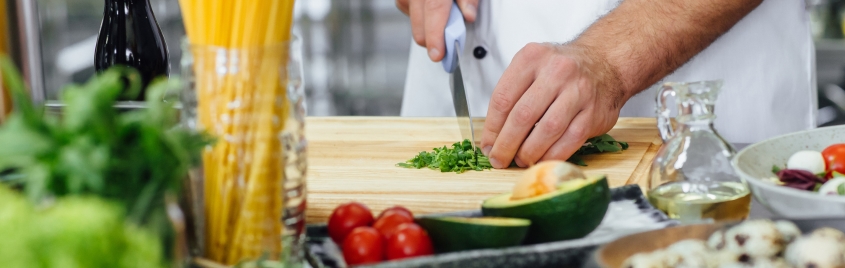From Corporate Corridors to Commercial Kitchens: What Career-Switchers Should Know Before Joining Culinary Courses